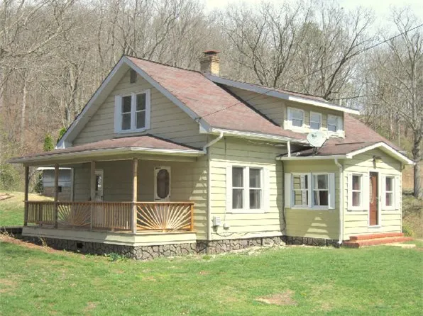 1253 Arnoldsburg Rd, Spencer, WV 25276