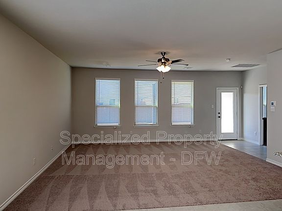 2nd image of 2828 Desert Lily Ln