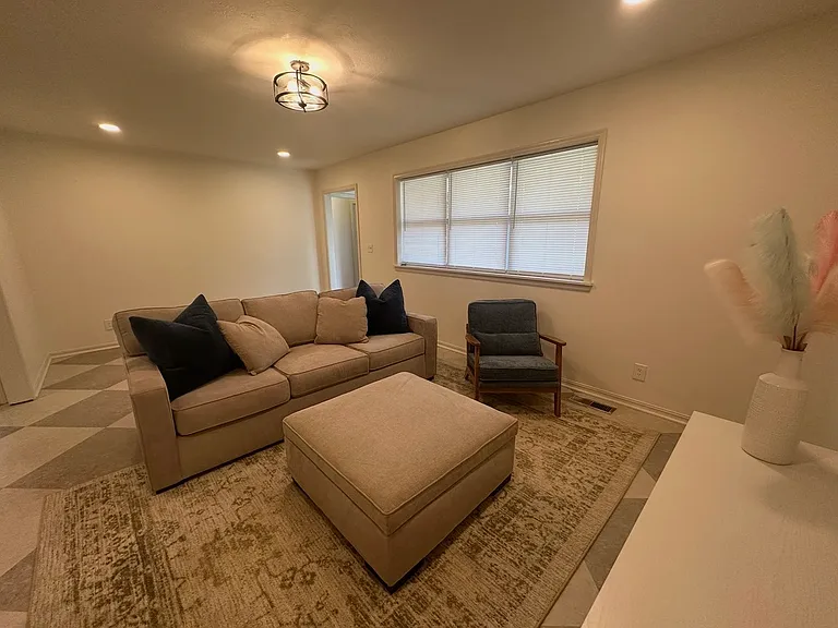 1612 E Frontier Dr — Photo 7