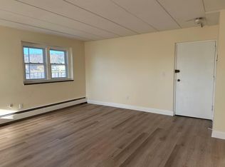 186 Lexington St APT 4, Waltham, MA 02451