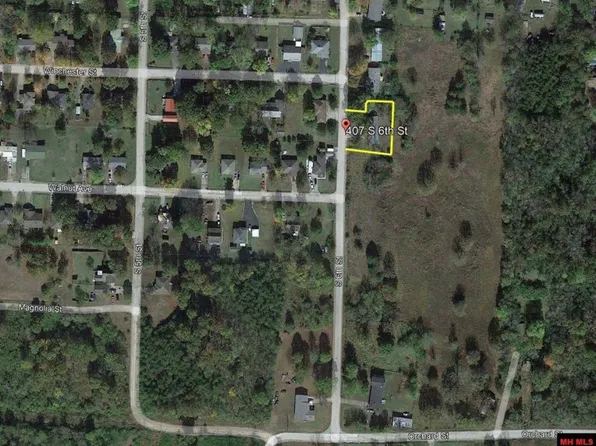 407 S 6th St, Flippin, AR 72634