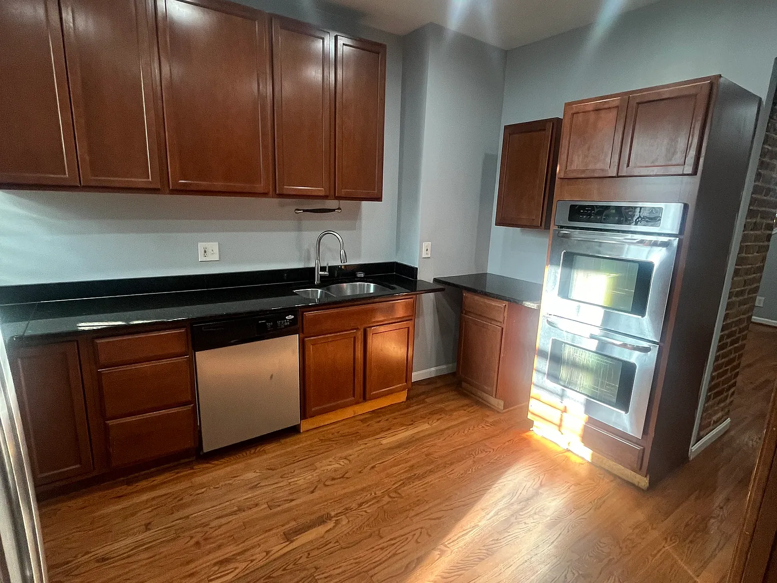 1308 N Mount St — Photo 3