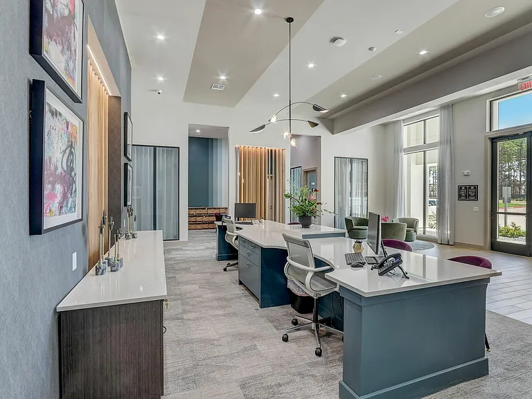 30-web-or-mls-Central Pine St-030