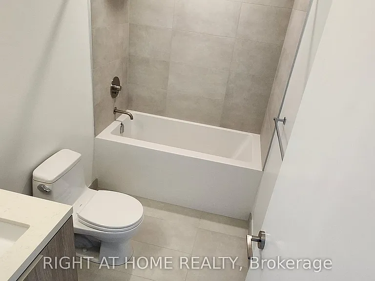 2020 Bathurst St #209 — Photo 5