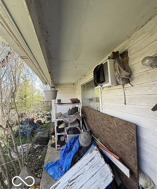 2nd image of 7276 N Green Meadows Ests