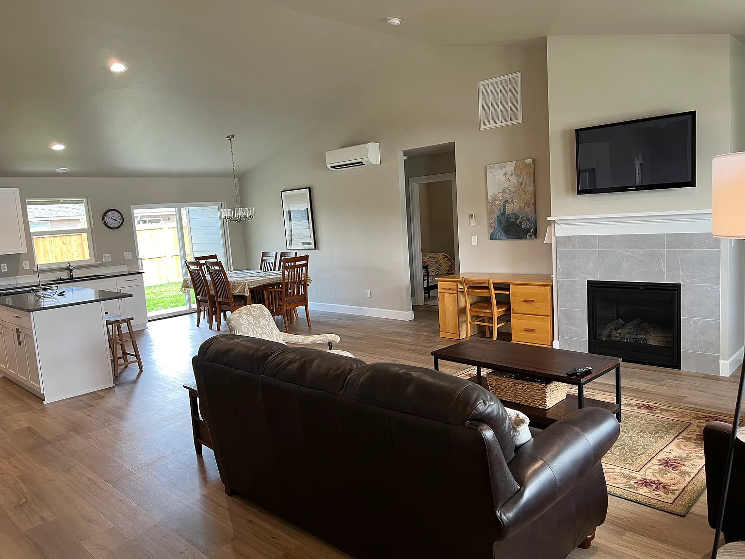 4 bed, 1683 sqft, $2,900 — Photo 3