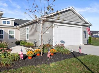 237 Silver Spring Cir, Elyria, OH 44035