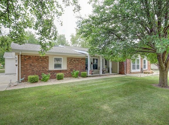 3rd image of 1203 Alderbury Dr