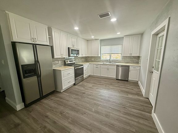 5th image of 117 Watters Dr