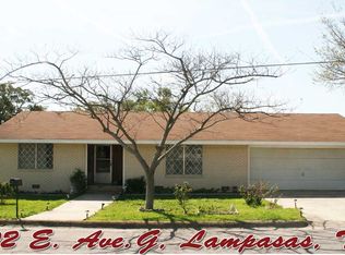 802 E Avenue G, Lampasas, TX 76550