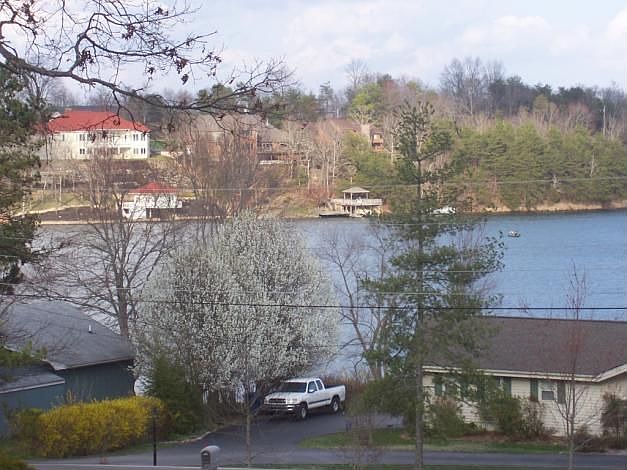 1st image of 175 Holiday Ct
