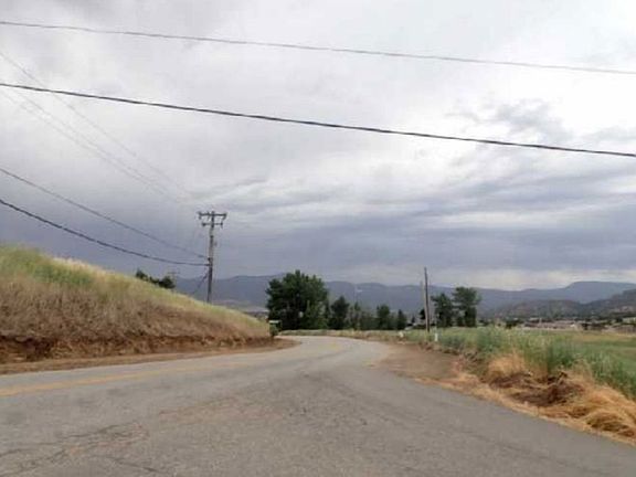 Exterior Neighborhood (street photo)