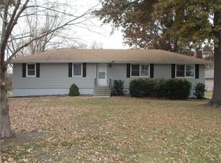 2216 N 153rd St, Basehor, KS 66007