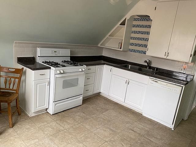 1st image of 259 Ashland Ave #3