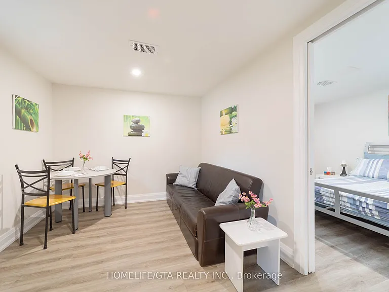 8 Laxford Ave — Photo 22