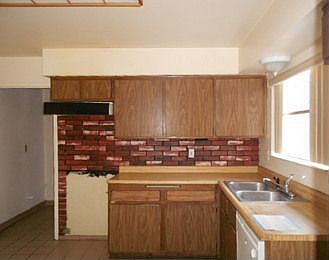 3rd image of 4517 Diamond Head Dr