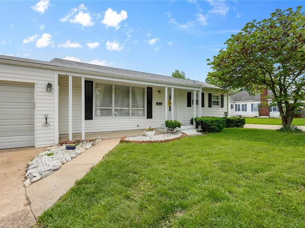 1223 S 2nd St, De Soto, MO 63020