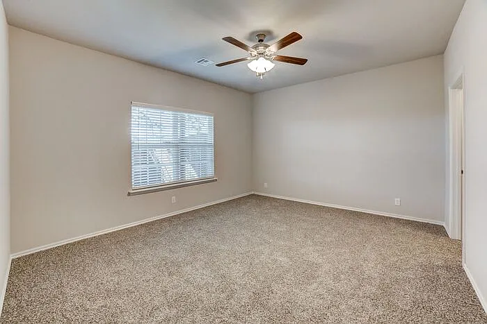 2421 W Imperial Ct — Photo 25