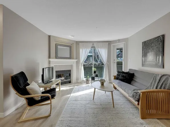 1576 Merklin St #208, White Rock, BC V4B 5K2