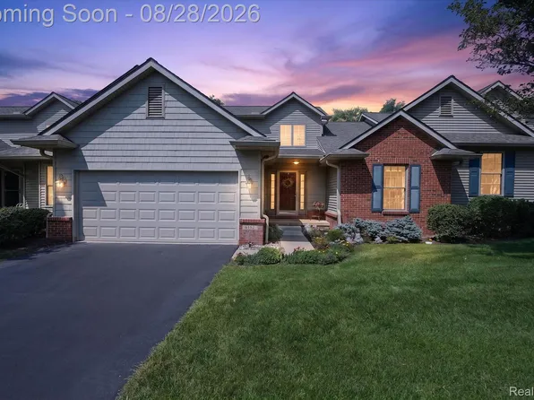 6192 Northridge Hills Dr, Brighton, MI 48116