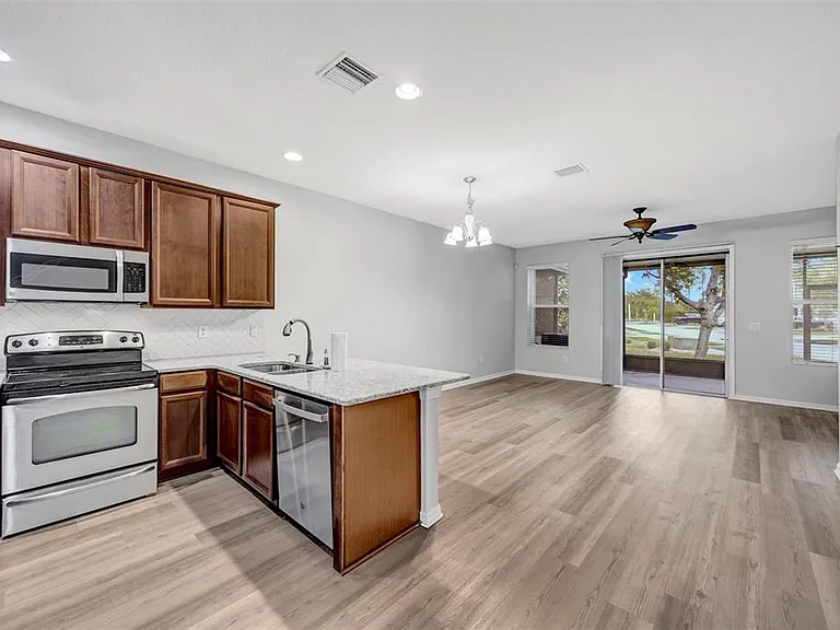 6705 Holly Heath Dr — Photo 6