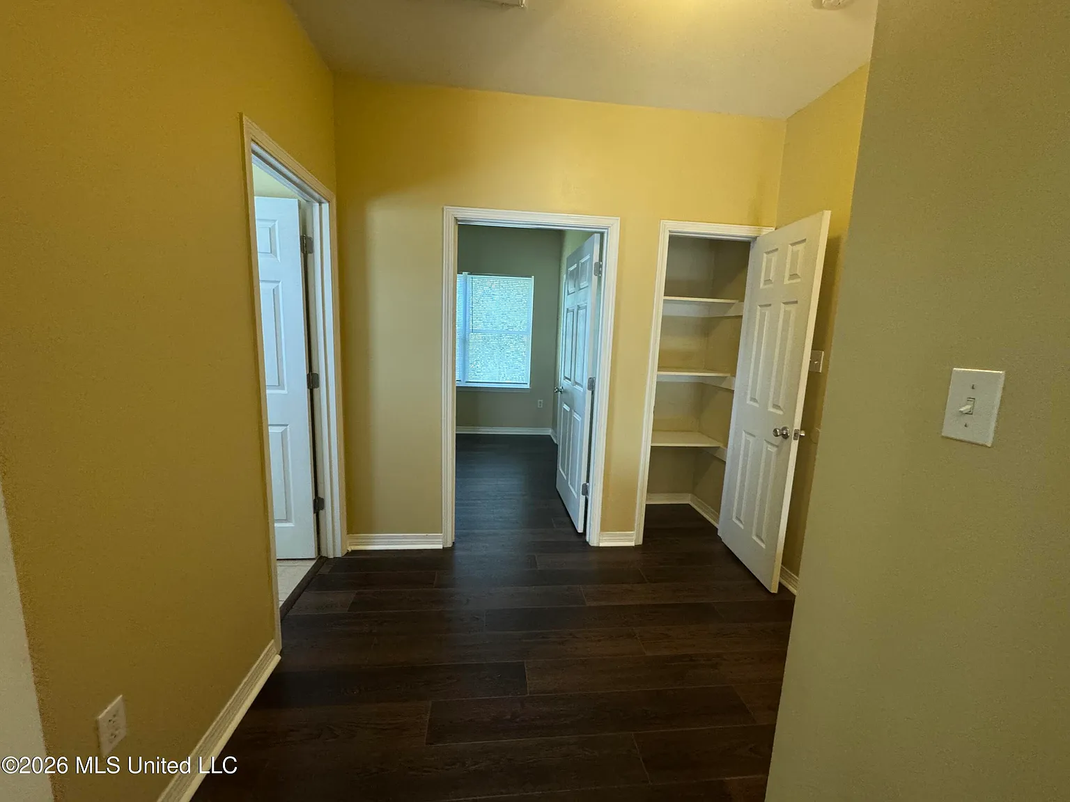 3 bed, 2.5 bath, 1250 sqft, $1,500 — Photo 3