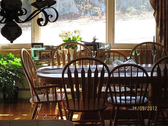 3rd image of 1 Cedar Glen Cir