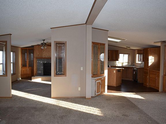 3rd image of 33 Pineview Dr