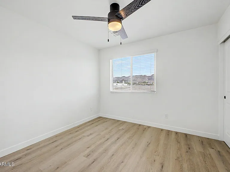 141 W Latona Rd — Photo 18