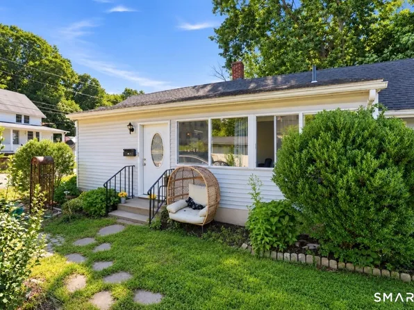 10 Centennial Street, Putnam, CT 06260