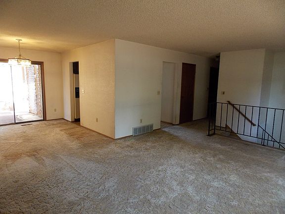 4th image of 6706 195th Ave E