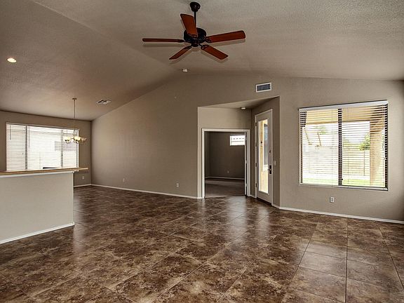 3rd image of 1116 E San Tan Dr