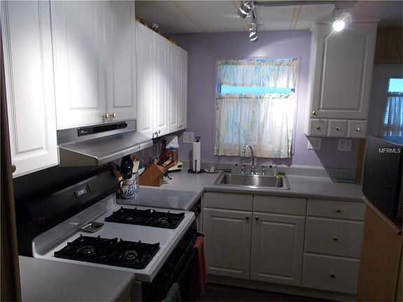 4th image of 51B Bywoods Dr