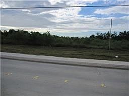 2nd image of 4009 Dixie Farm Rd #B