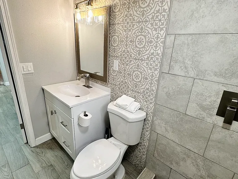 Full Bathroom