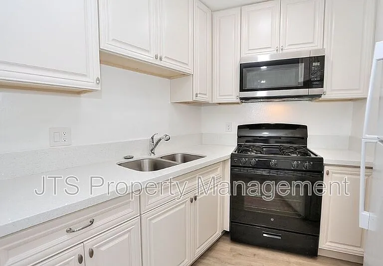 10524 Croetto Way #3 — Photo 23