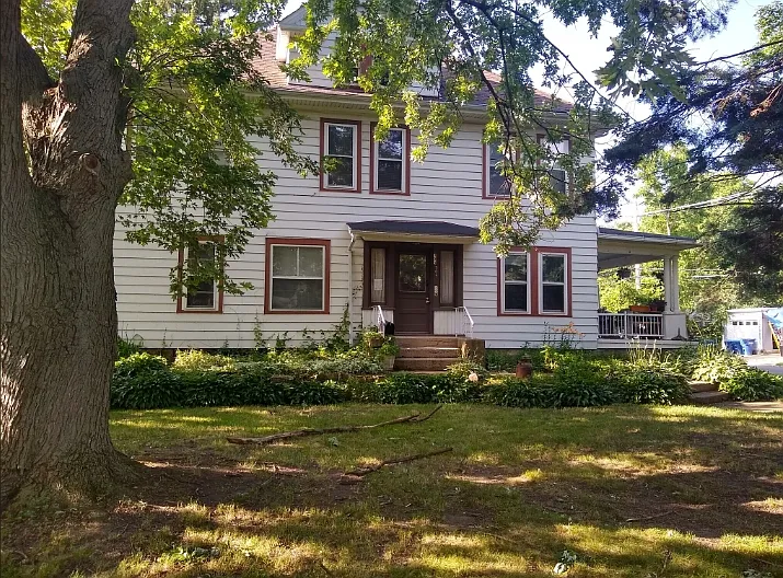 315 Augusta Ave — Photo 1