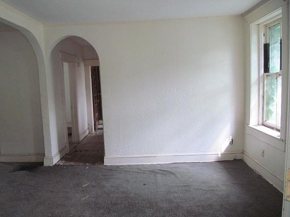5th image of 2937 Askew Ave