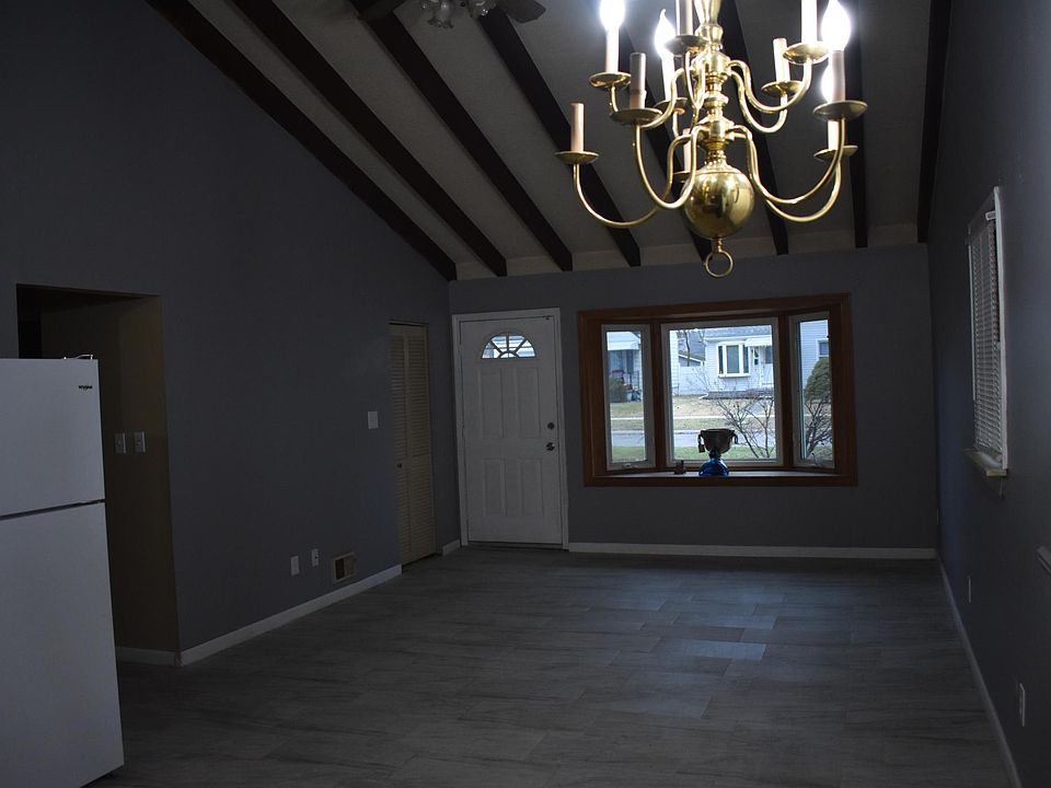 1st image of 25275 Stanford St