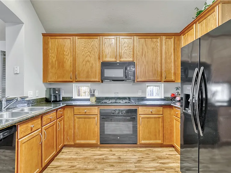3806 Snowdance Ct — Photo 5