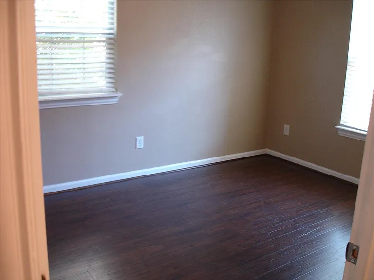 1134 Hahlo St — Photo 17