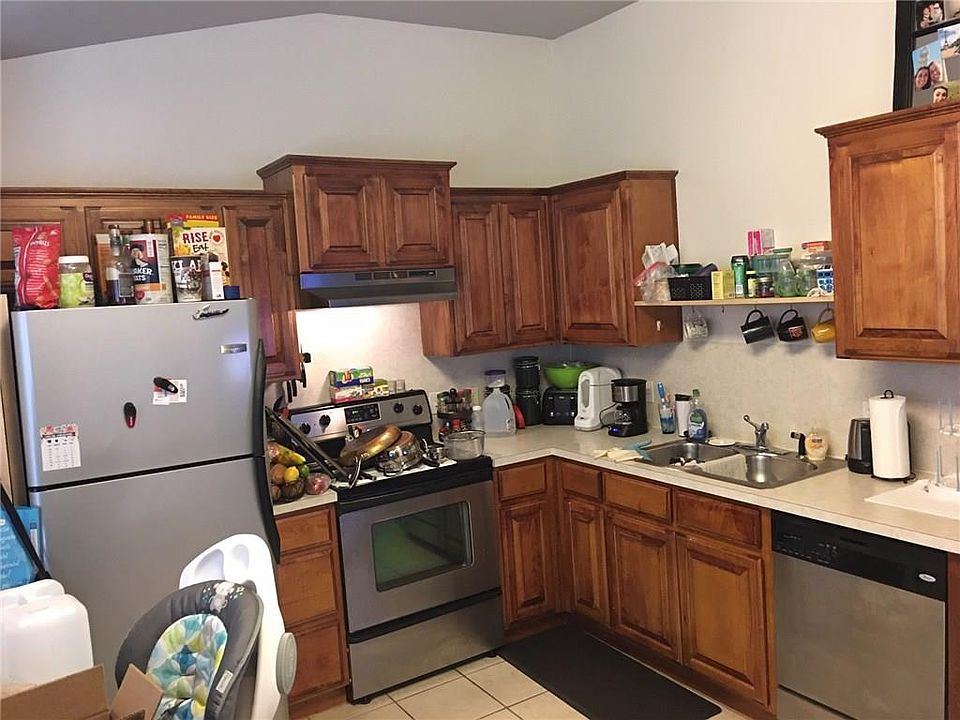 2nd image of 2704 Frost Ln