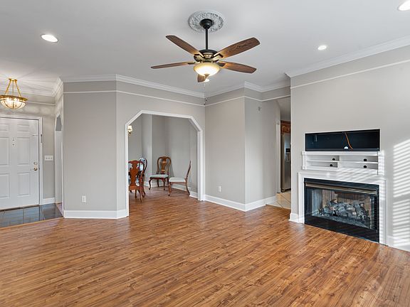 4th image of 224 Weatherford Dr NE