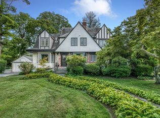 147 Hamilton Ave, New Rochelle, NY 10801