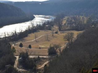 110 Clubhouse Ln, Bull Shoals, AR 72619