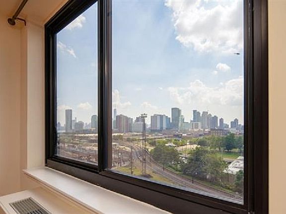 4th image of 700 Grove St APT 11M