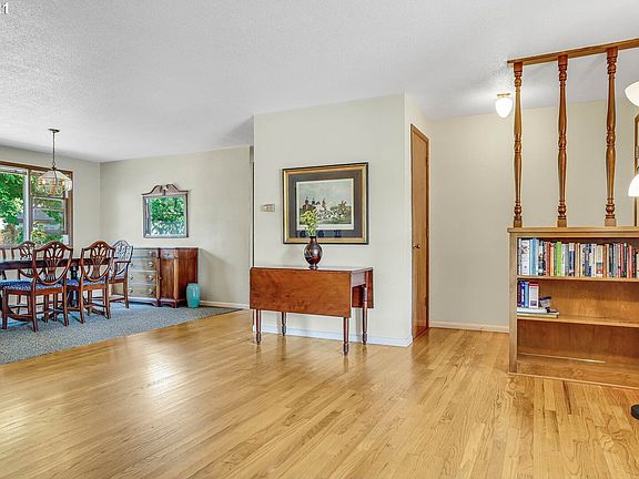 5th image of 4431 Camellia Dr S