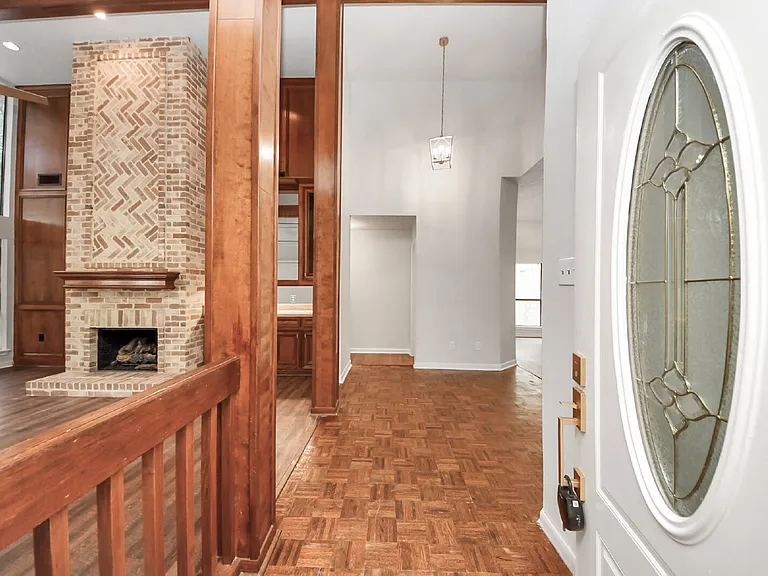 1023 Oyster Bay Dr — Photo 8