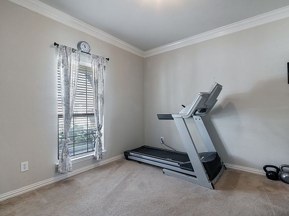 5th image of 1600 Clearwater Dr