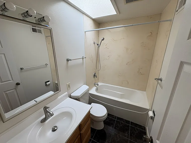 10238 N Portal Ave — Photo 7